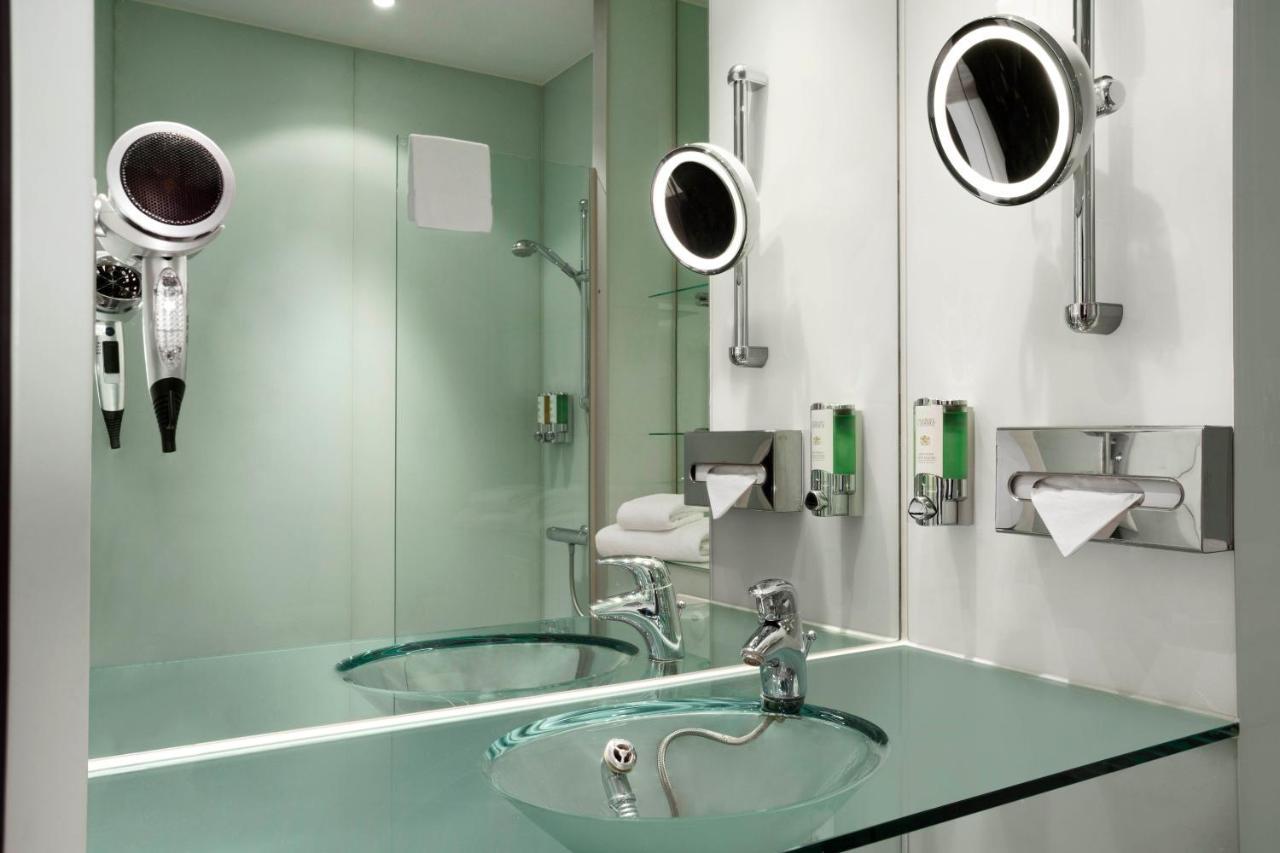 Ramada Encore By Wyndham Geneva Carouge Phòng bức ảnh