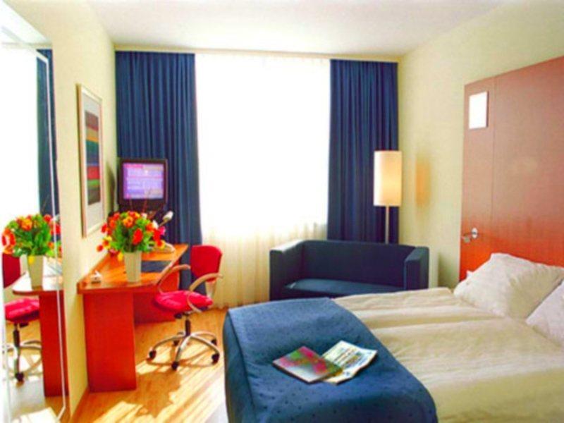 Ramada Encore By Wyndham Geneva Carouge Phòng bức ảnh